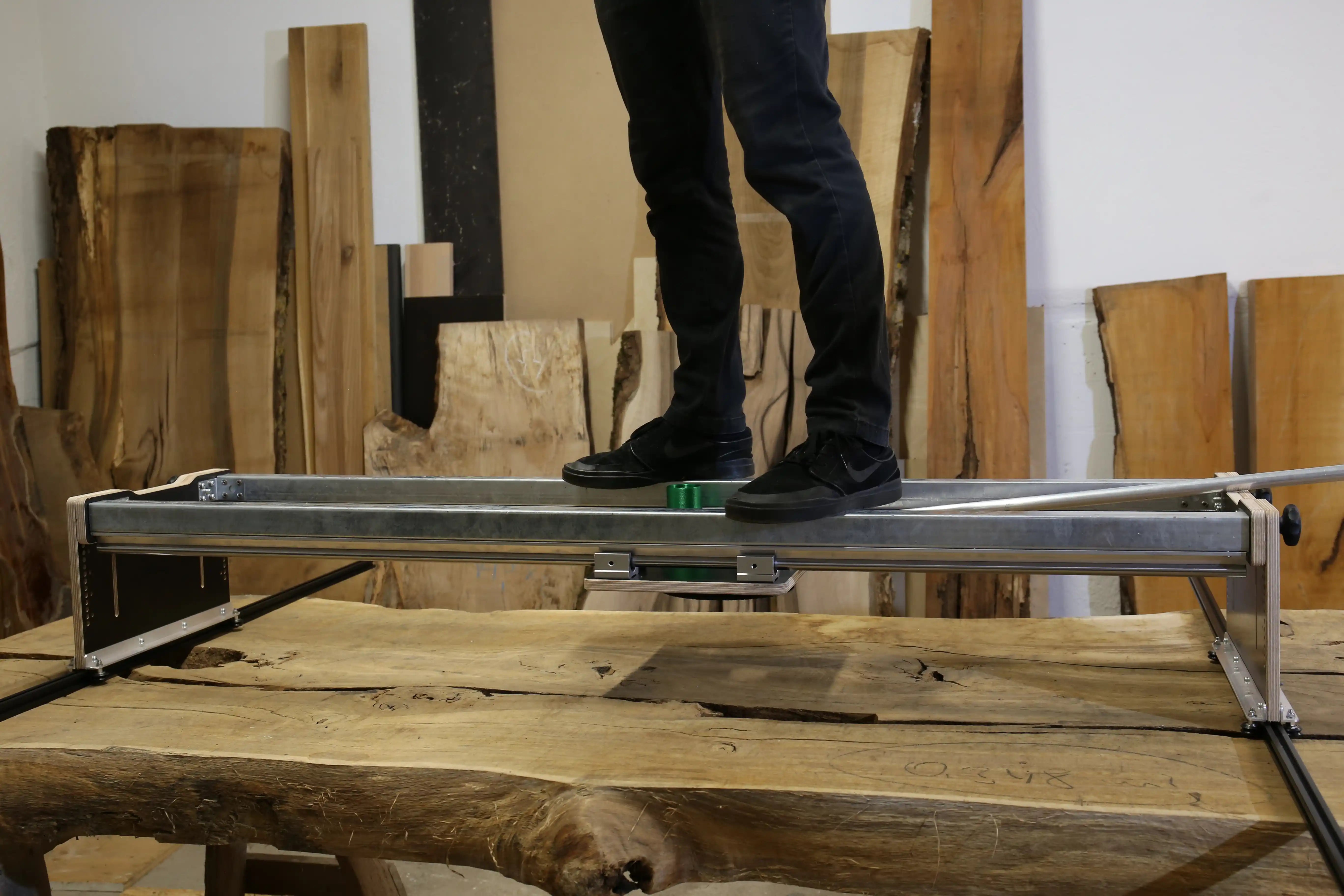 Biegesteifigkeit von Planfräsvorrichtungen – Aluminium vs. Stahl (mit Berechnung)