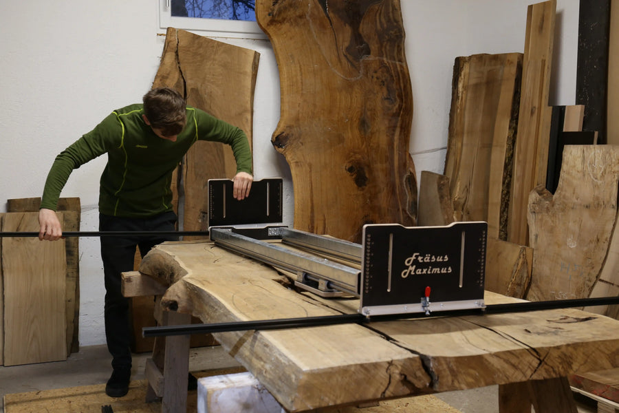 Assembling the Fräsus Maximus router sled in the workshop